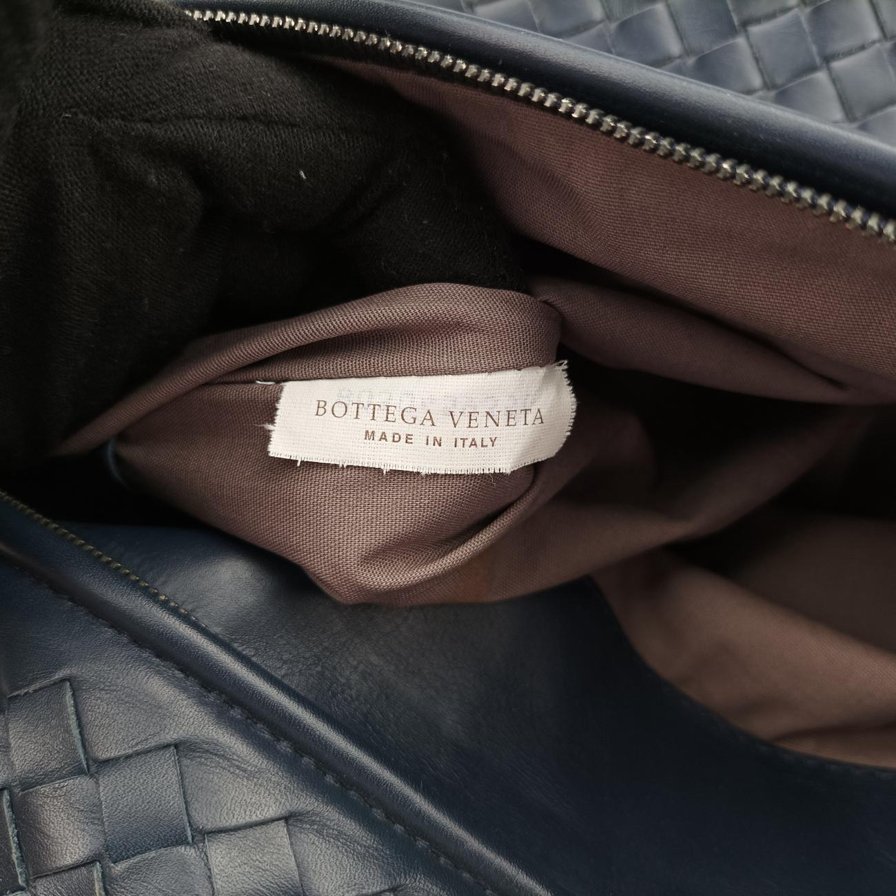 Pre-owned Bottega Veneta Intrecciato Navy lambskin  handbag | stylenewstar