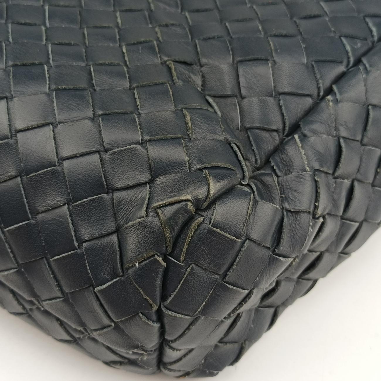 Pre-owned Bottega Veneta Intrecciato Navy lambskin  handbag | stylenewstar