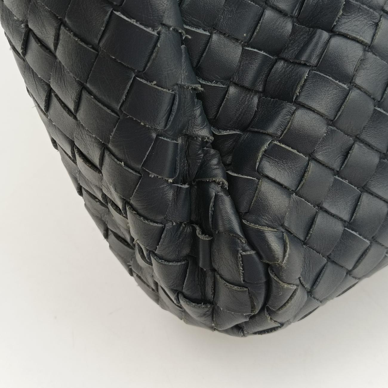 Pre-owned Bottega Veneta Intrecciato Navy lambskin  handbag | stylenewstar