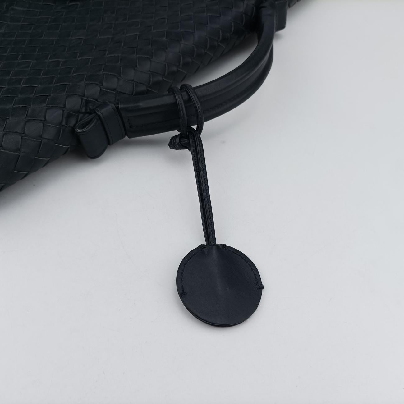 Pre-owned Bottega Veneta Intrecciato Navy lambskin  handbag | stylenewstar