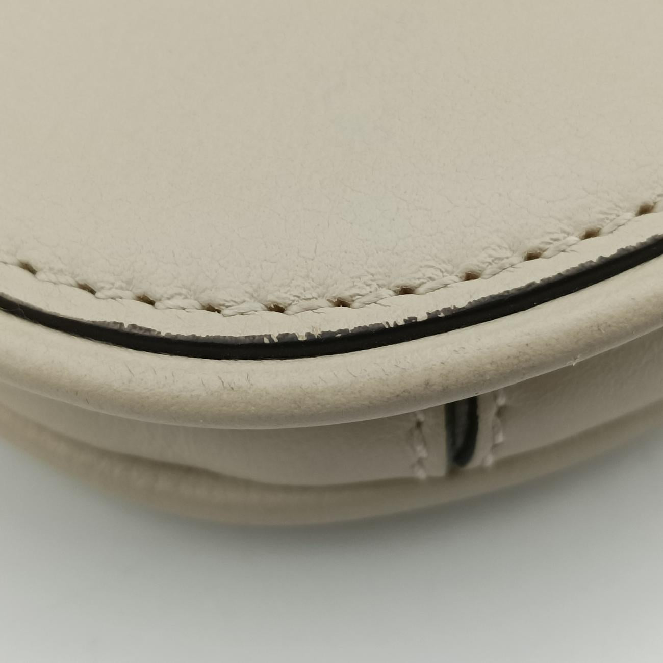 Vintage Gucci Blondie Chain White Leather 699268 shoulderbag | stylenewstar