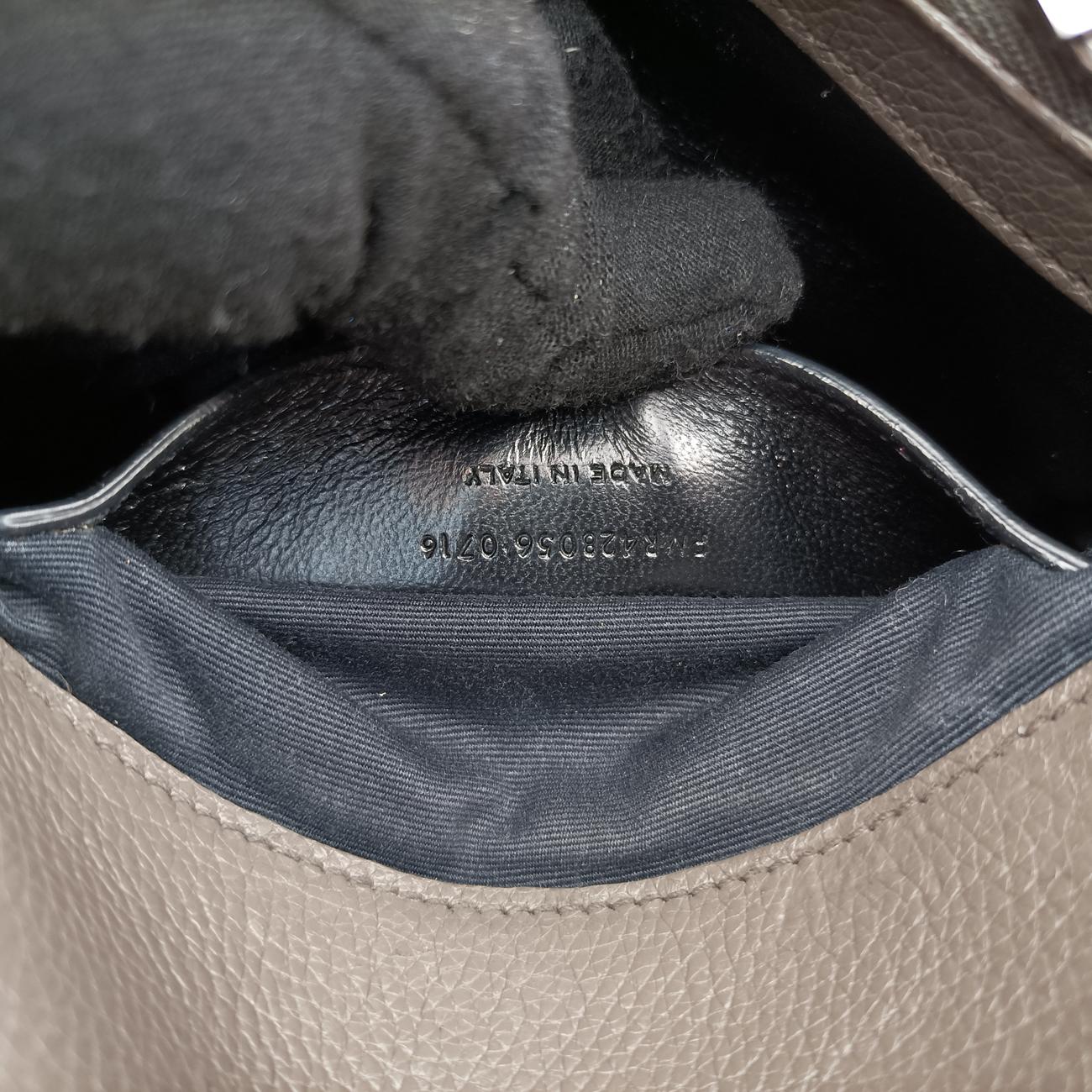 Pre-owned Yves Saint Laurent COLLEGE Grey Leather 428056 shoulderbag | stylenewstar