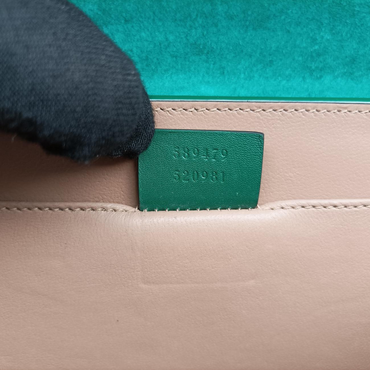 Pre-owned Gucci Sylvie Green Patent 589479 shoulderbag | stylenewstar