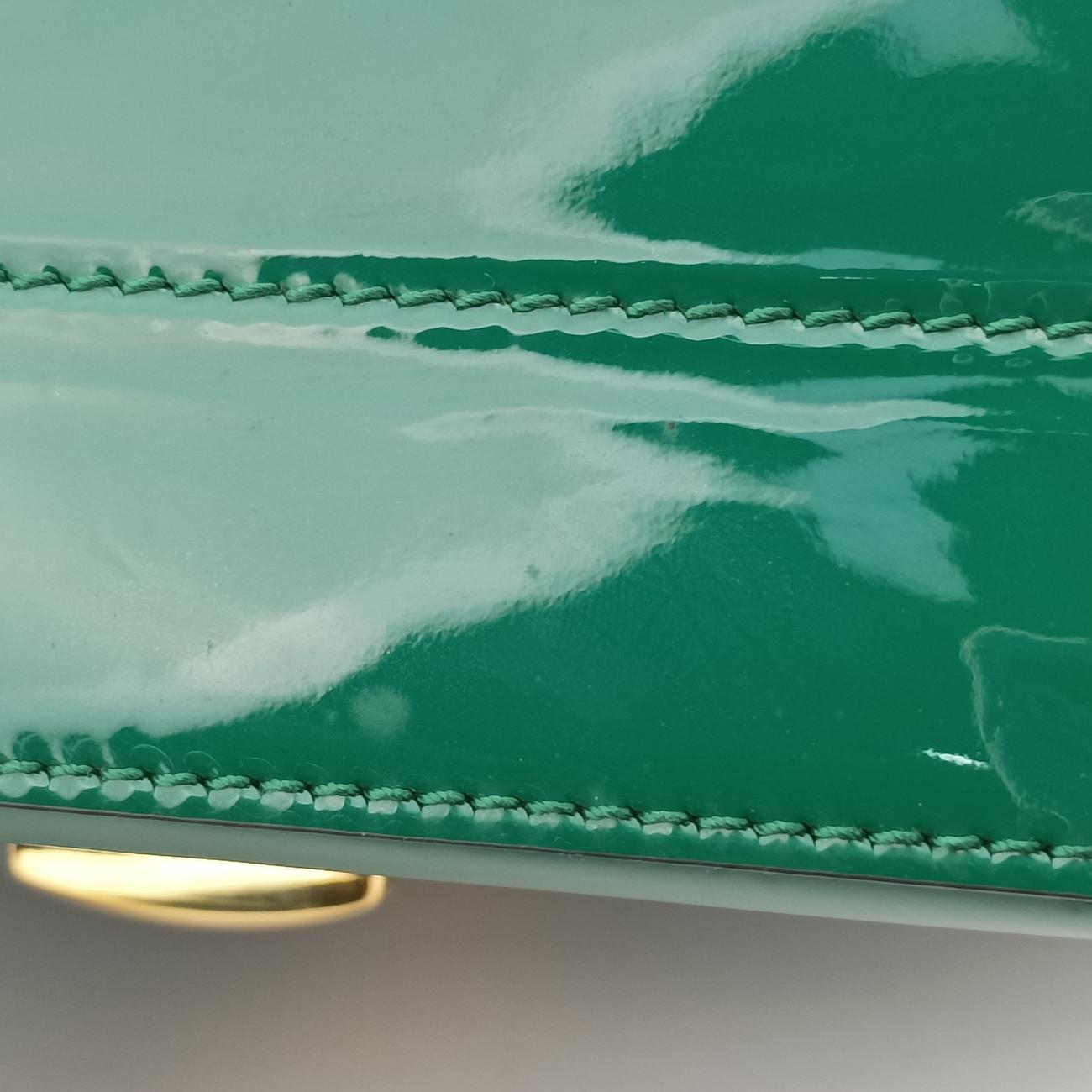 Pre-owned Gucci Sylvie Green Patent 589479 shoulderbag | stylenewstar