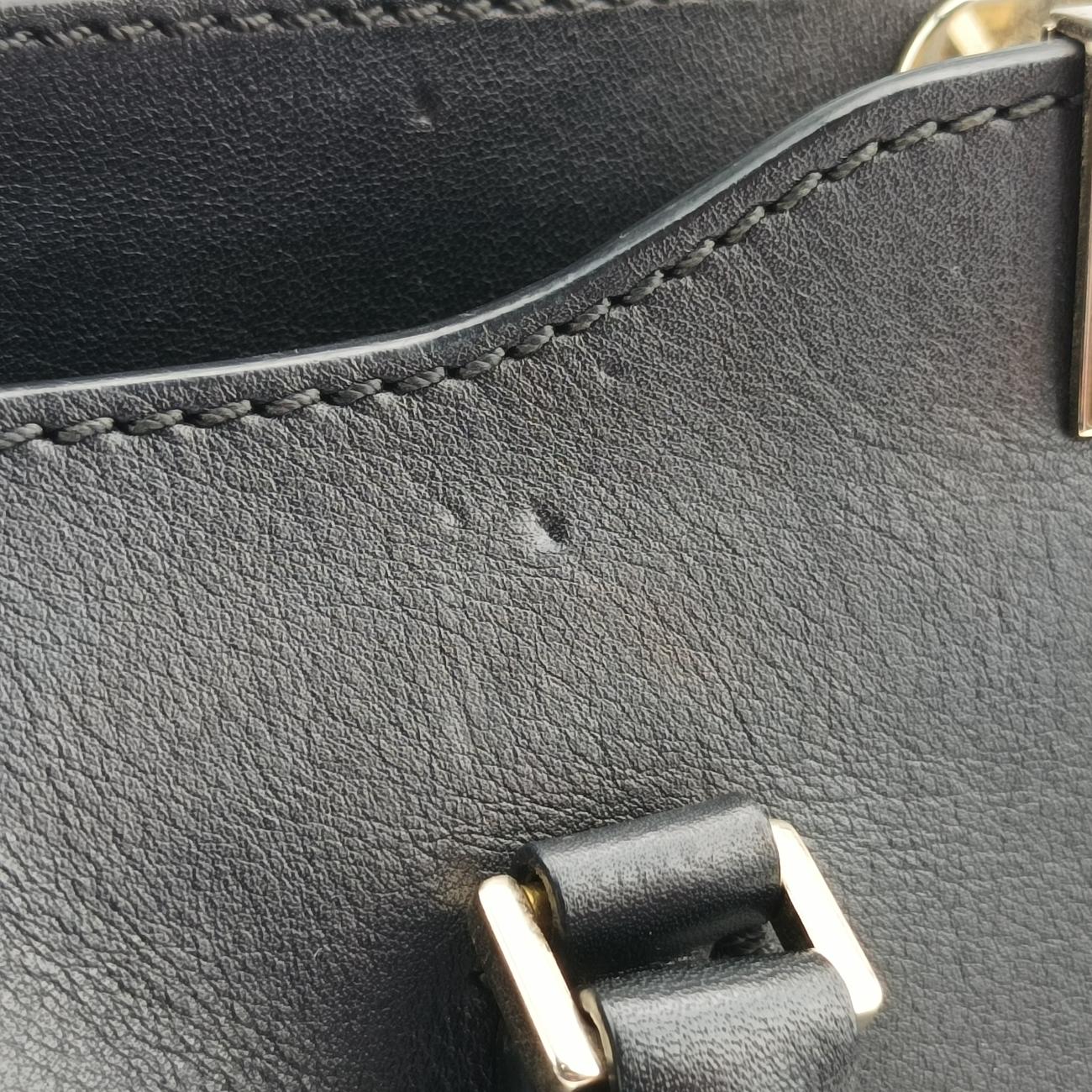 Pre-owned Valentino Rockstud Black Leather  shoulderbag | stylenewstar