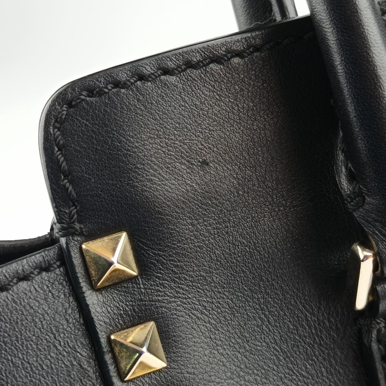Pre-owned Valentino Rockstud Black Leather  shoulderbag | stylenewstar