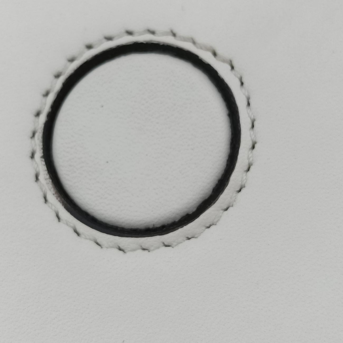 Secondhand Gucci Broadway Tiger Head White x Red x Navy Leather 453777 shoulderbag | stylenewstar