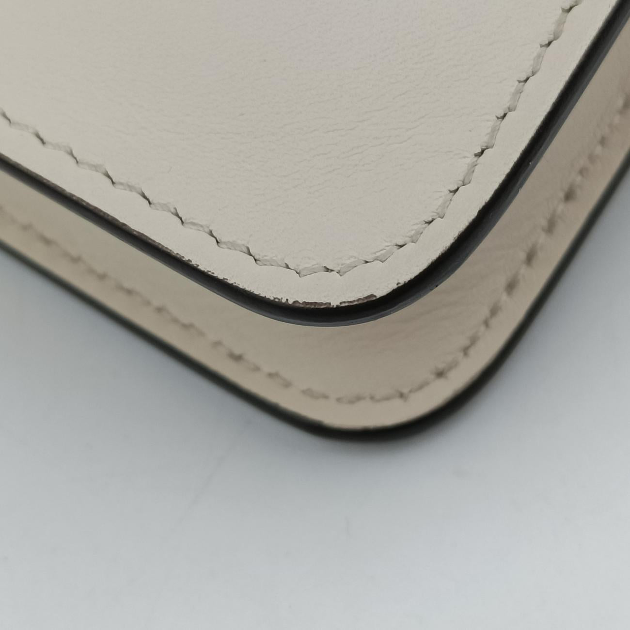 Secondhand Gucci Broadway Tiger Head White x Red x Navy Leather 453777 shoulderbag | stylenewstar