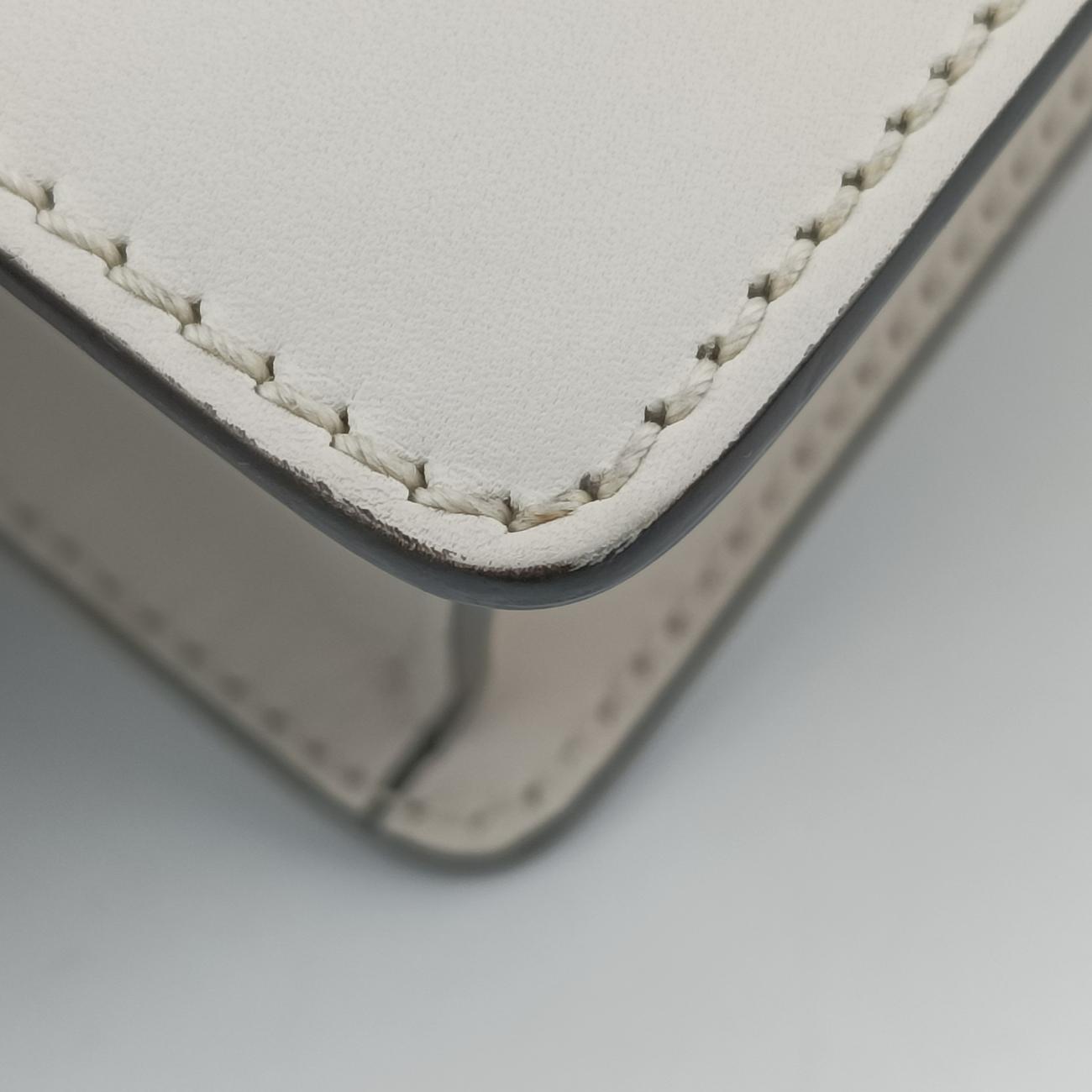 Pre-owned Gucci Sylvie Ivory× navy × red Leather 421882 shoulderbag | stylenewstar