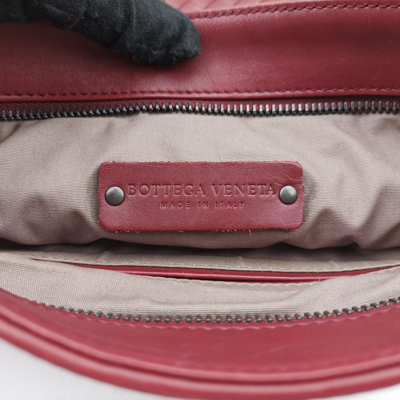 Secondhand Bottega Veneta Intrecciato Burgundy lambskin  shoulderbag | stylenewstar