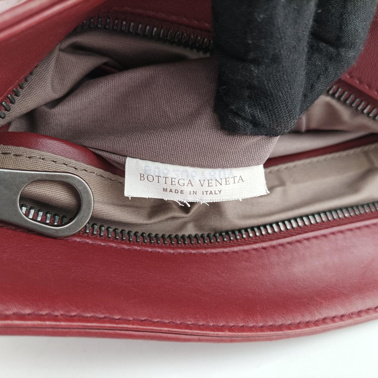 Secondhand Bottega Veneta Intrecciato Burgundy lambskin  shoulderbag | stylenewstar