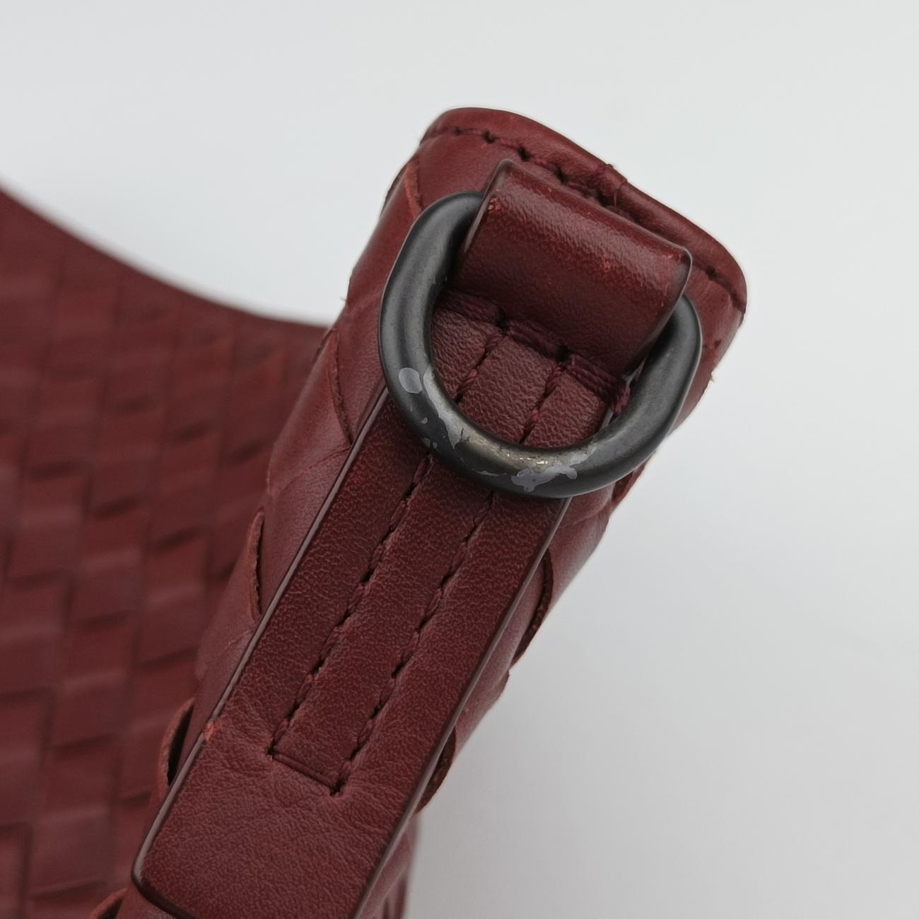 Secondhand Bottega Veneta Intrecciato Burgundy lambskin  shoulderbag | stylenewstar