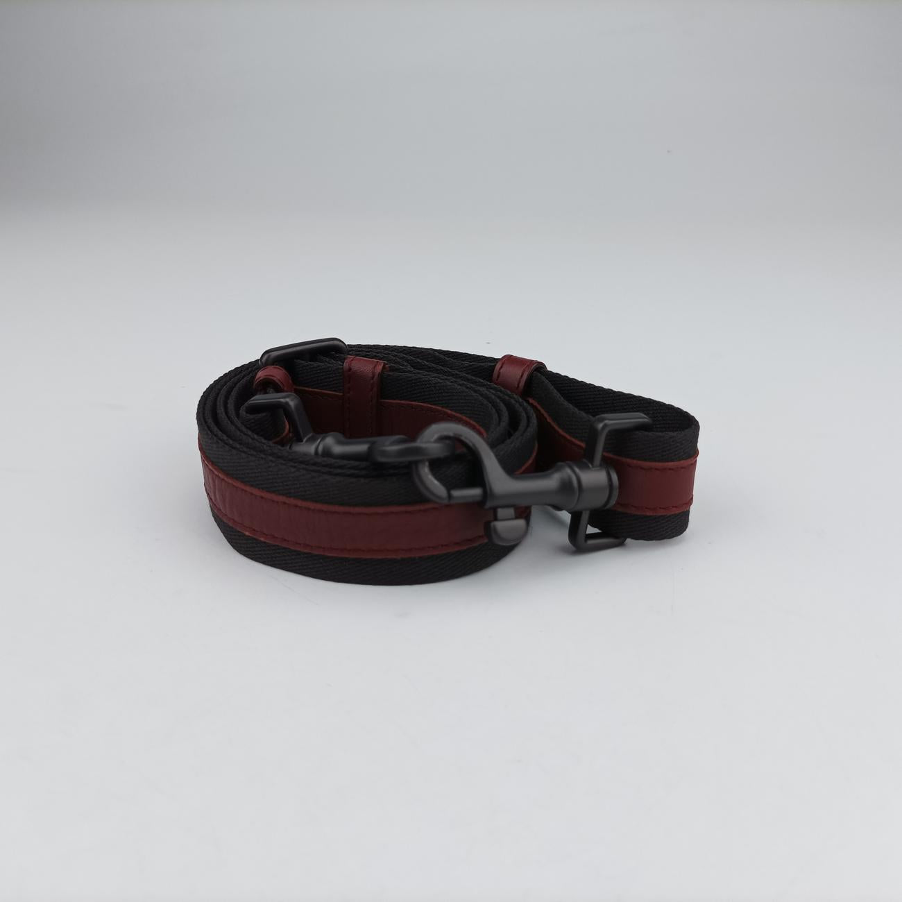 Secondhand Bottega Veneta Intrecciato Burgundy lambskin  shoulderbag | stylenewstar