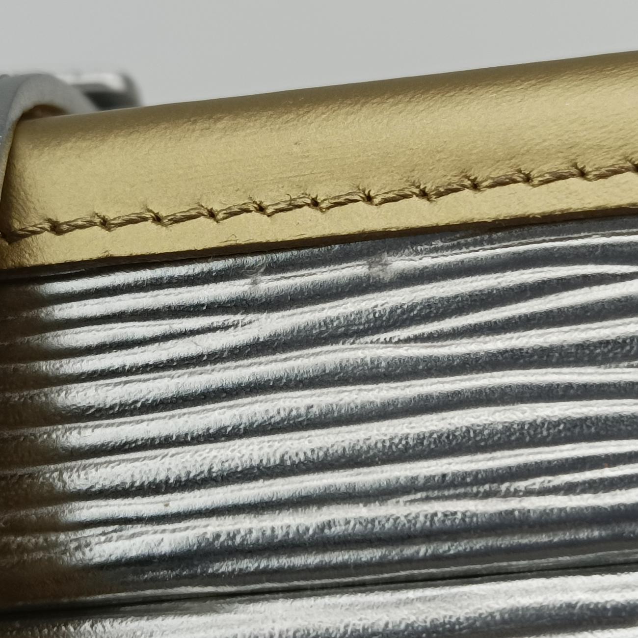 Pre-owned Louis Vuitton PETITE MALLE silver x gold Epi M54653 shoulderbag | stylenewstar