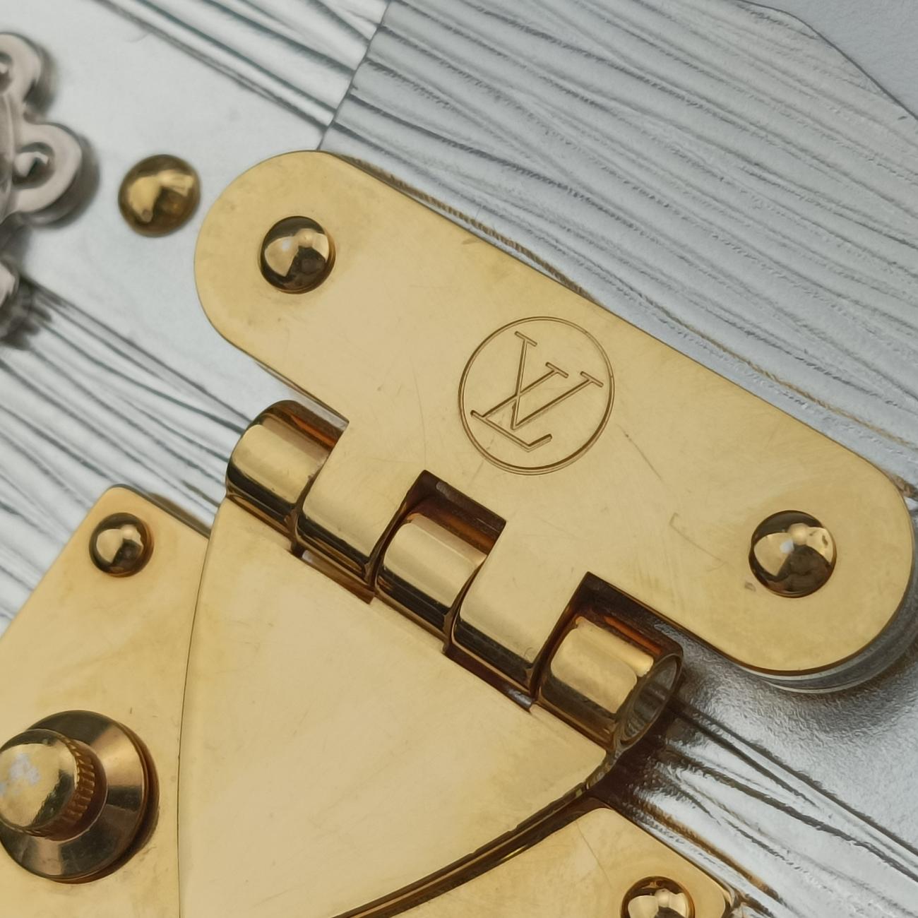 Pre-owned Louis Vuitton PETITE MALLE silver x gold Epi M54653 shoulderbag | stylenewstar