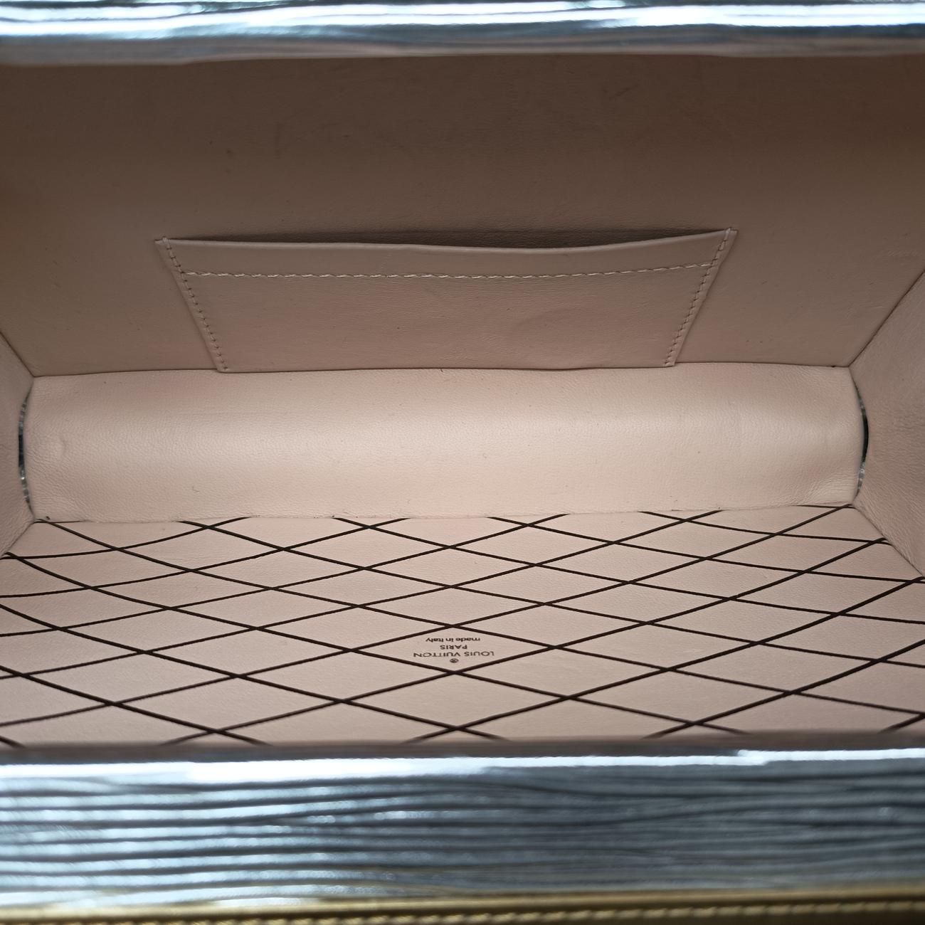 Pre-owned Louis Vuitton PETITE MALLE silver x gold Epi M54653 shoulderbag | stylenewstar