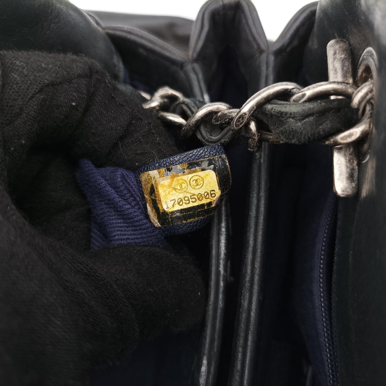 Pre-owned Chanel Mademoiselle Bowling Black Leather A67384 shoulderbag | stylenewstar