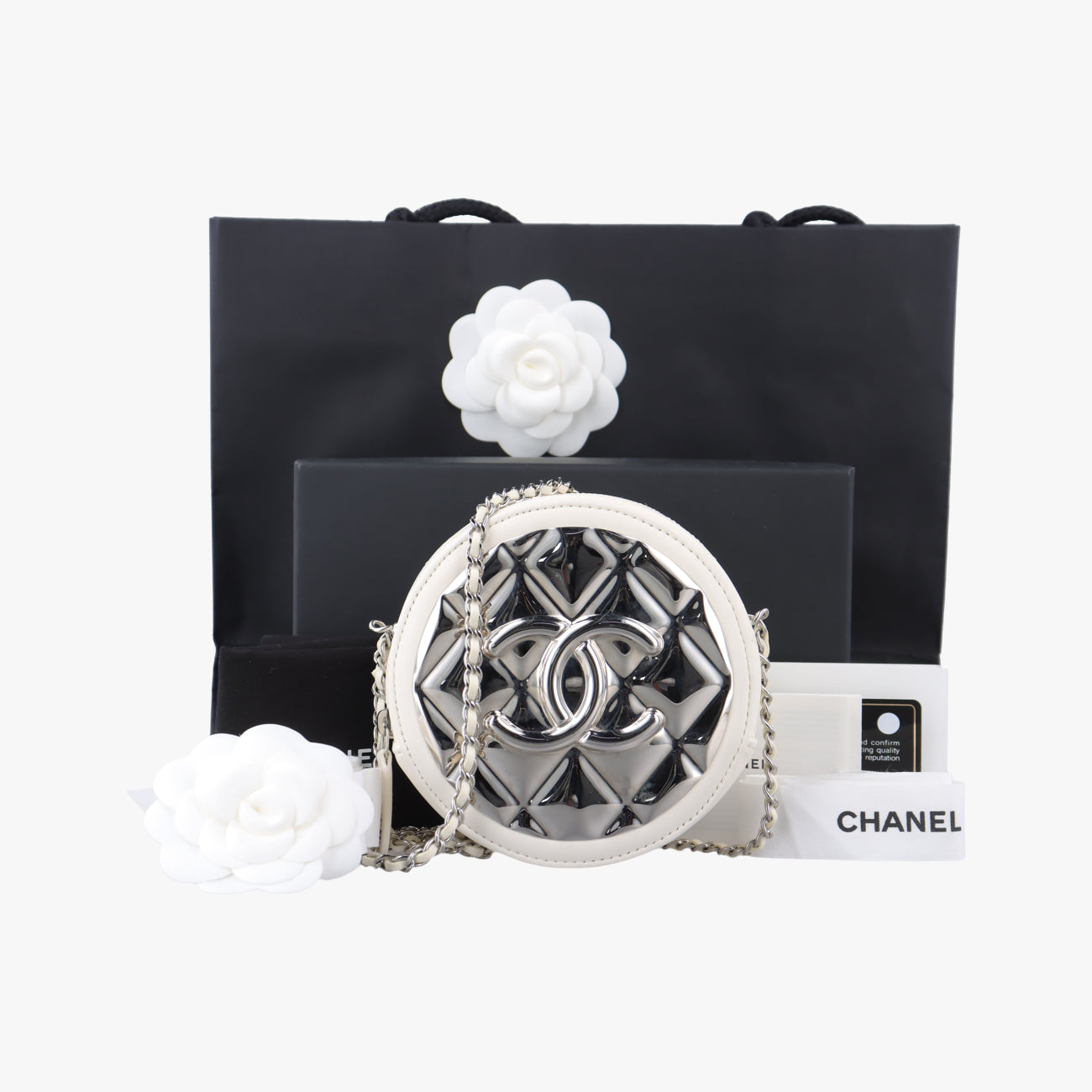 Pre-owned Chanel Chanel Matelasse Coco Mark White x Silver lambskin AP2388 shoulderbag | stylenewstar