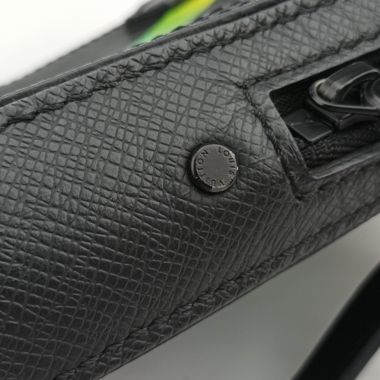 Pre-owned Louis Vuitton Danube Messenger black×multicolor Taiga M30332 shoulderbag | stylenewstar