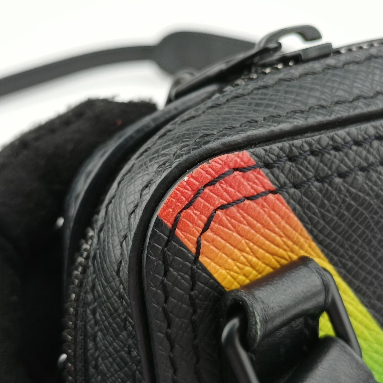 Pre-owned Louis Vuitton Danube Messenger black×multicolor Taiga M30332 shoulderbag | stylenewstar