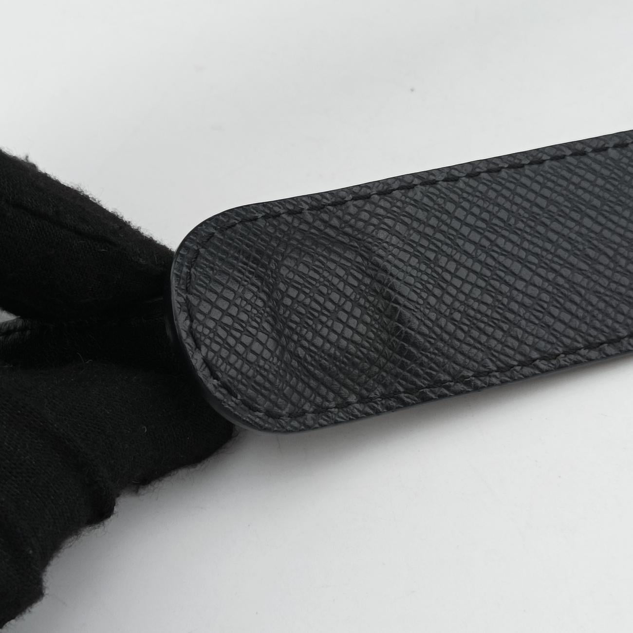 Pre-owned Louis Vuitton Danube Messenger black×multicolor Taiga M30332 shoulderbag | stylenewstar