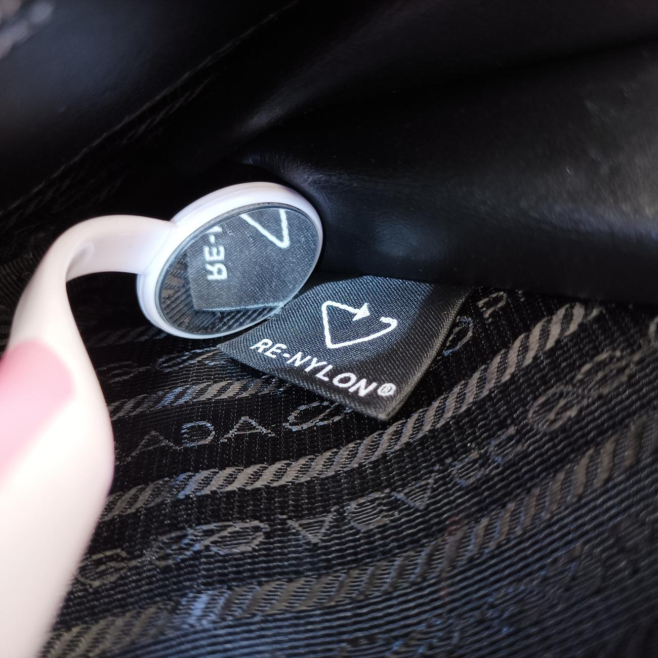 Pre-owned Prada Triangle Crystal Black Leather 1NR015 shoulderbag | stylenewstar