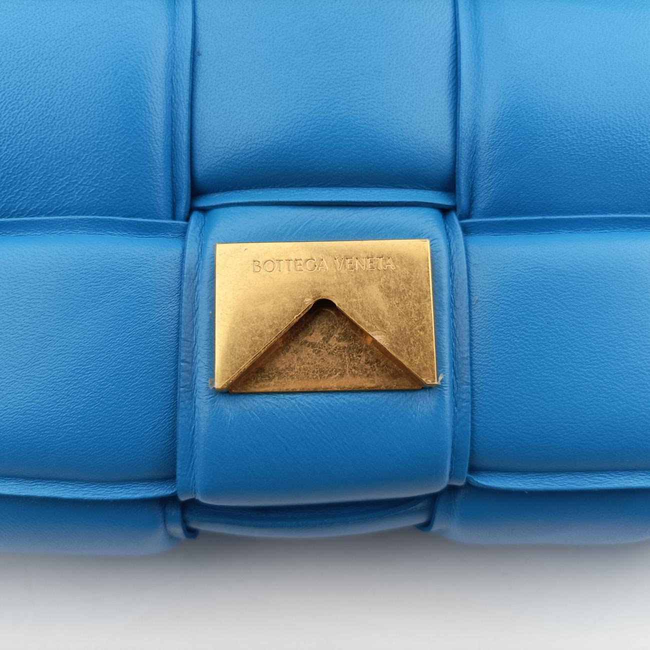 Secondhand Bottega Veneta The Chain Cassette Blue lambskin  shoulderbag | stylenewstar