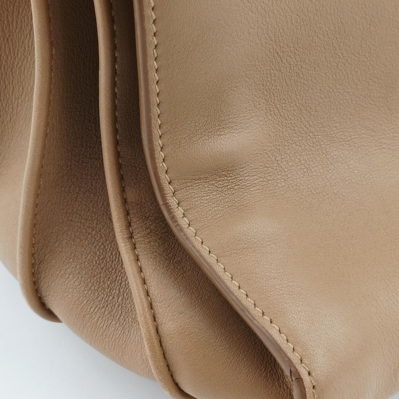 Pre-owned Yves Saint Laurent SAC DE JOUR beige Leather 324823 shoulderbag | stylenewstar