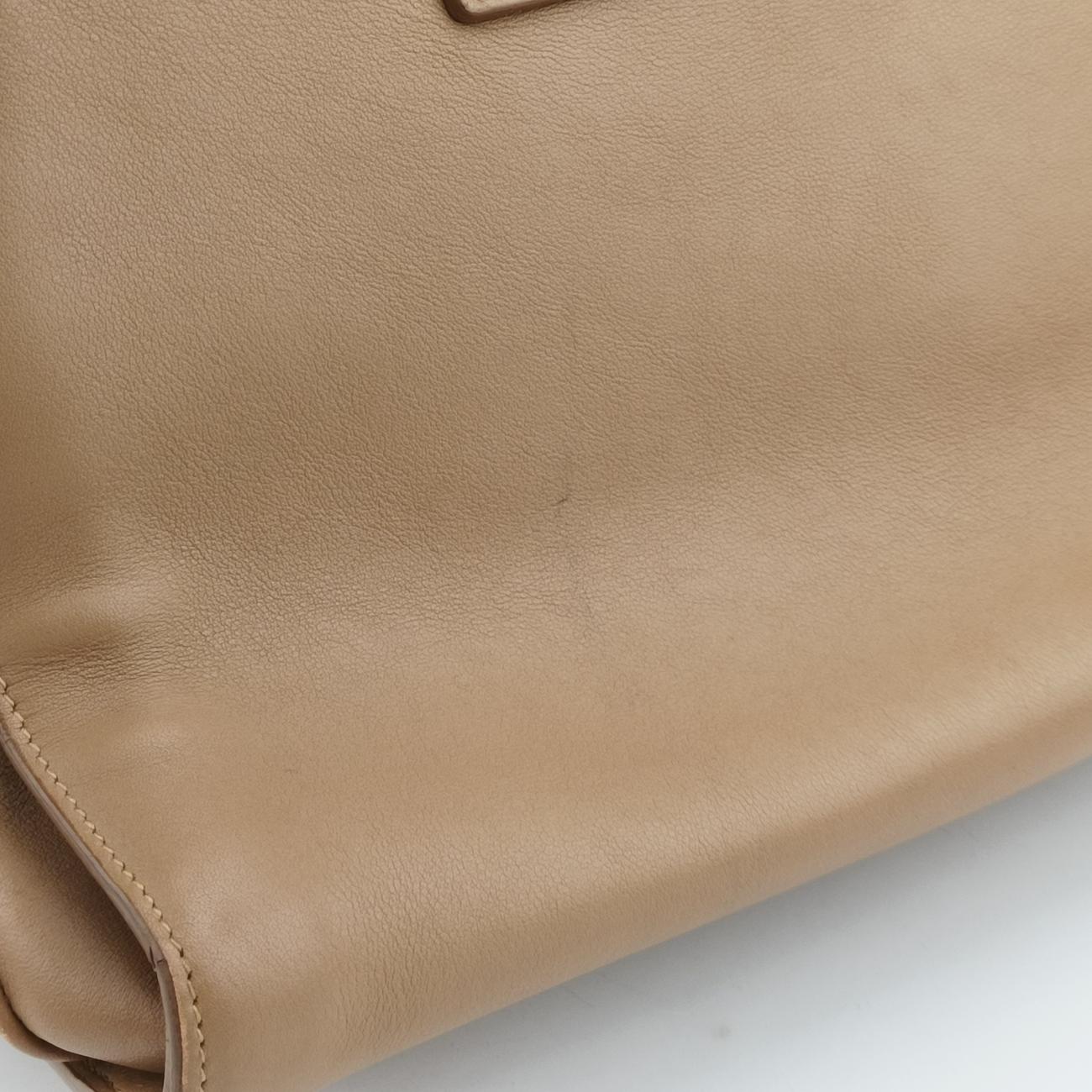 Pre-owned Yves Saint Laurent SAC DE JOUR beige Leather 324823 shoulderbag | stylenewstar