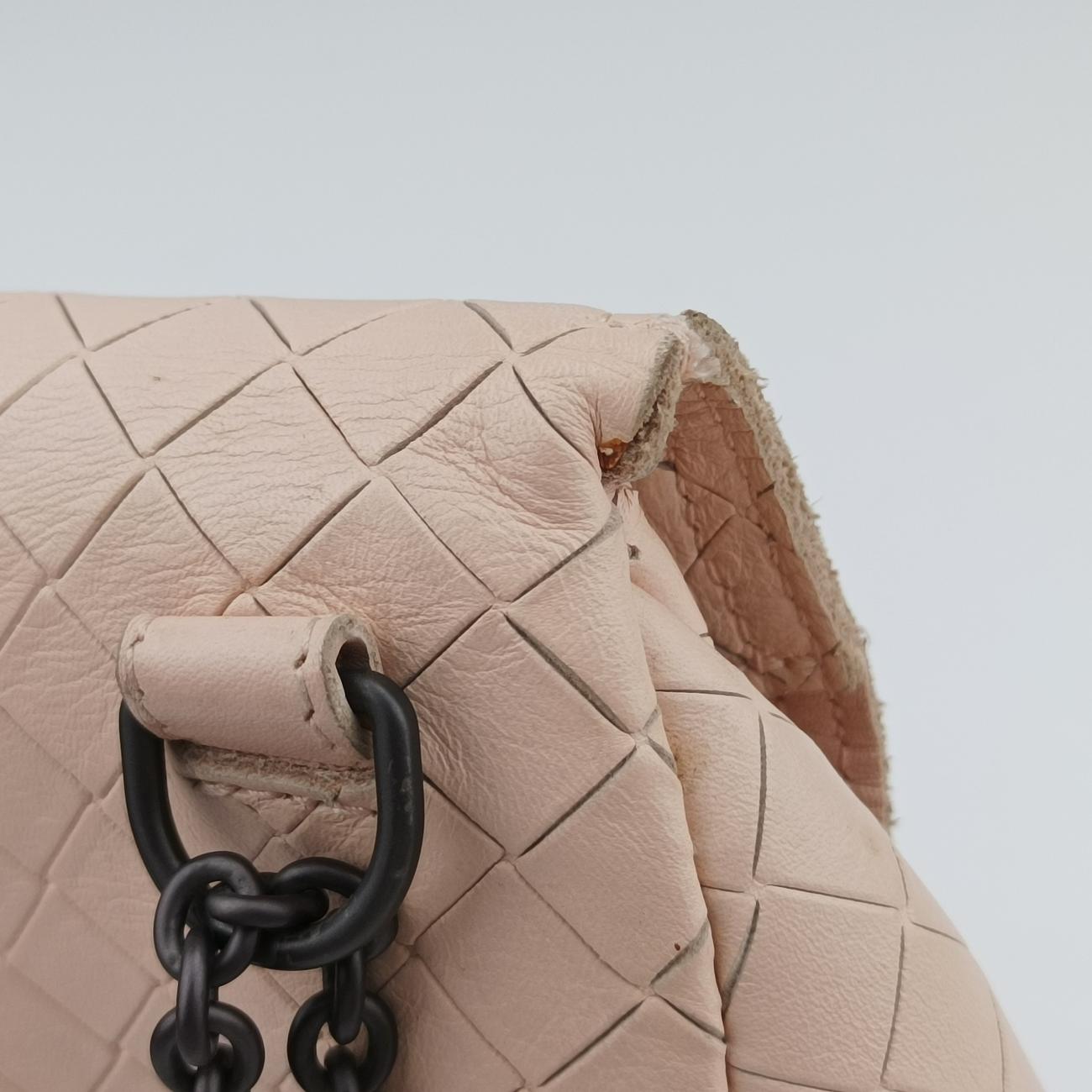 Pre-owned Bottega Veneta Intreccaito pink lambskin  shoulderbag | stylenewstar