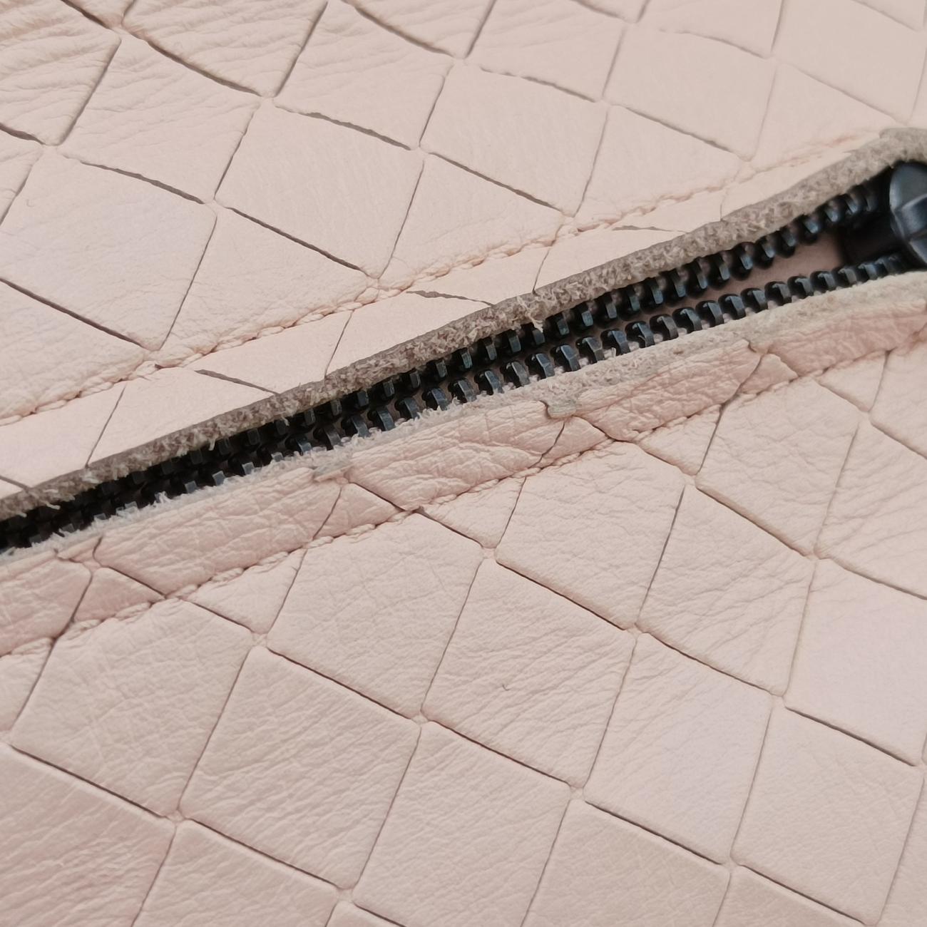 Pre-owned Bottega Veneta Intreccaito pink lambskin  shoulderbag | stylenewstar