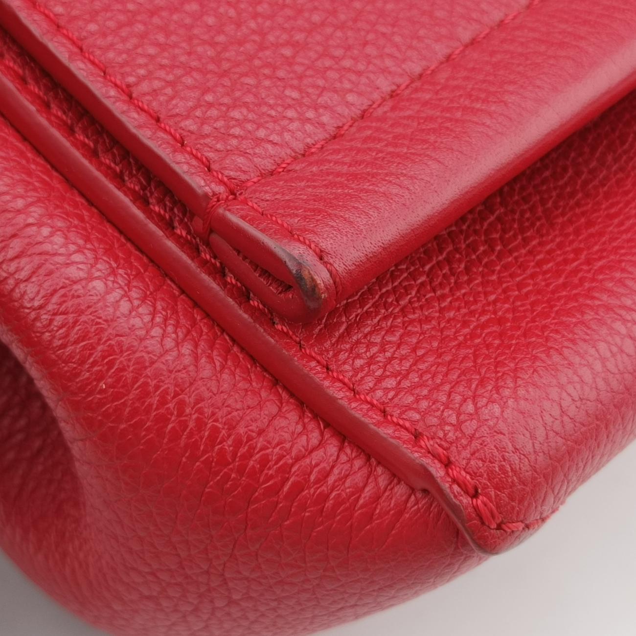 Pre-owned Louis Vuitton Lock Me II BB Ruby Leather M51202 shoulderbag | stylenewstar