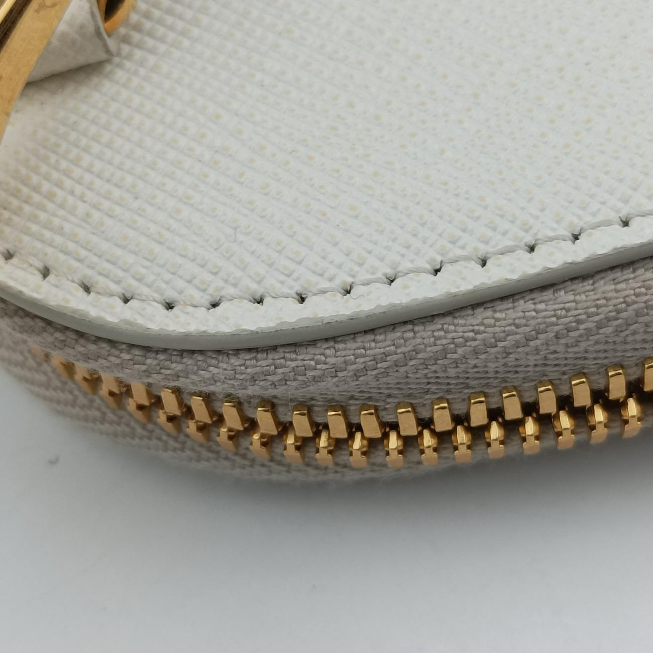 Pre-owned Prada Triangle logo White Saffiano Leather 1DH030 shoulderbag | stylenewstar