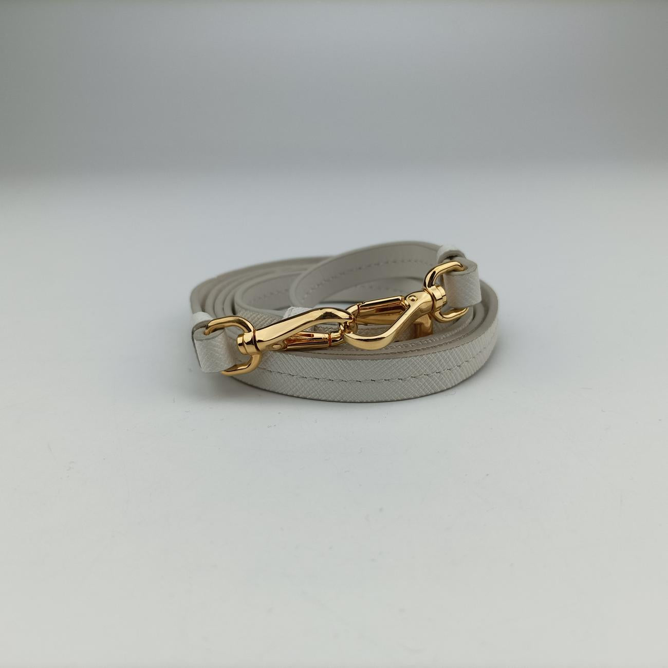 Pre-owned Prada Triangle logo White Saffiano Leather 1DH030 shoulderbag | stylenewstar