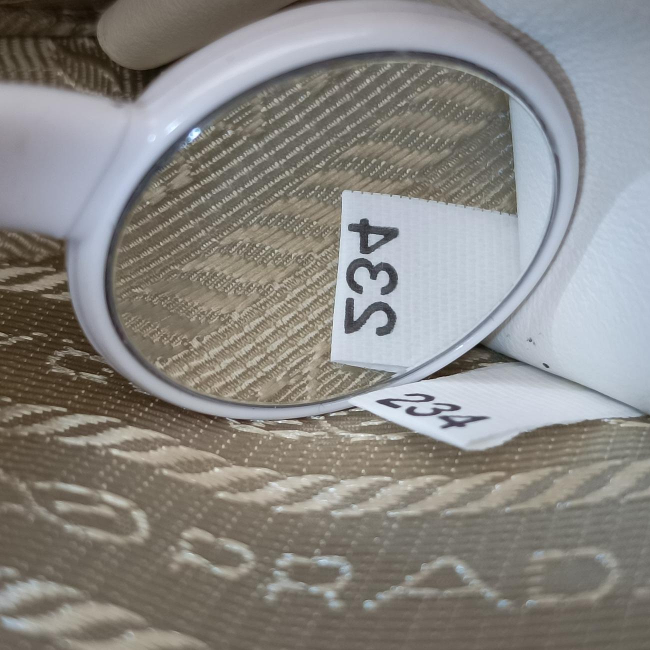 Secondhand Prada Triangle Logo Plate White SAFFIANO Leather 1NR015 shoulderbag | stylenewstar