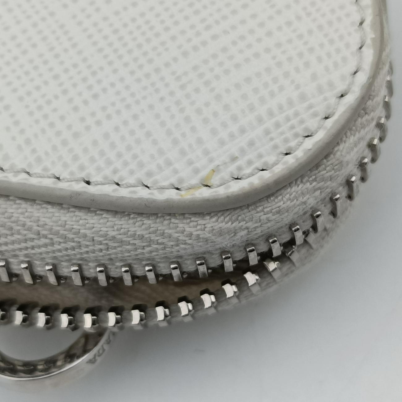 Secondhand Prada Triangle Logo Plate White SAFFIANO Leather 1NR015 shoulderbag | stylenewstar