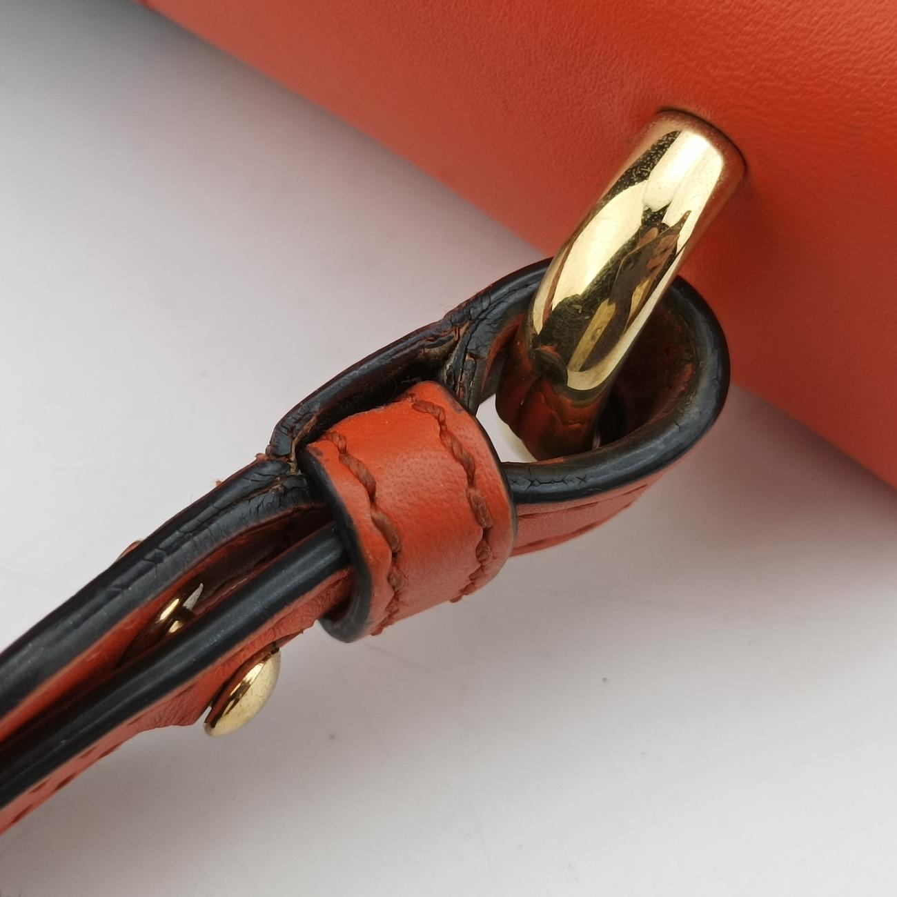 Secondhand Gucci Sylvie Orange x Red x Navy Leather 421882 shoulderbag | stylenewstar