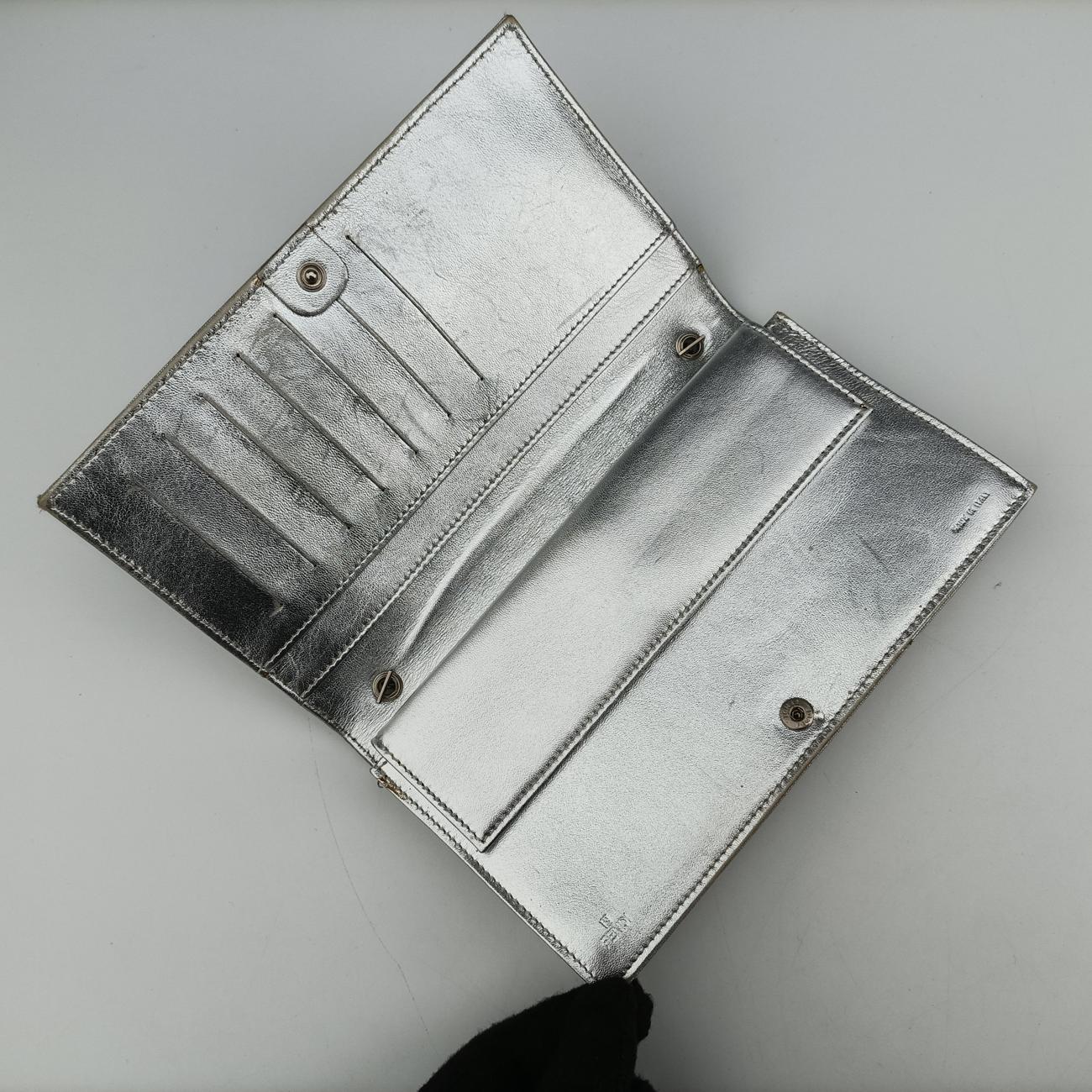 Pre-owned Fendi Embossed Logo Silver Canvas 8M0219 shoulderbag | stylenewstar