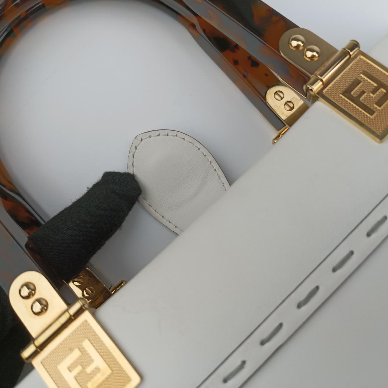 Pre-owned Fendi Sunshine White Leather 8BH394 handbag | stylenewstar