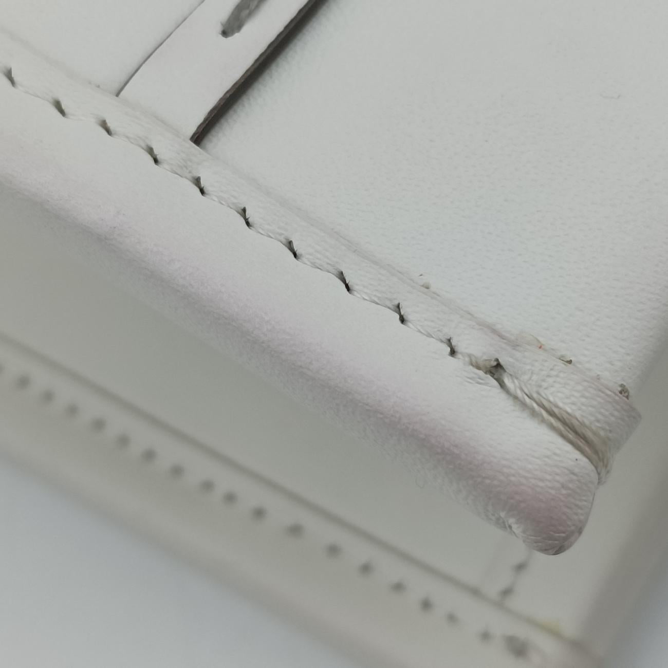 Pre-owned Fendi Sunshine White Leather 8BH394 handbag | stylenewstar