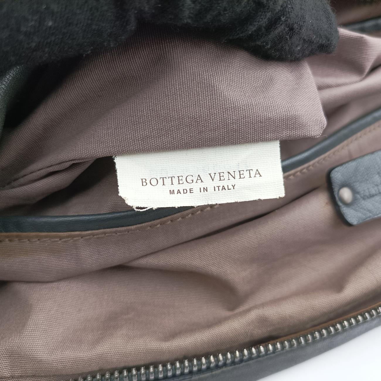 Vintage Bottega Veneta Intrecciato Grey Lambskin  shoulderbag | stylenewstar