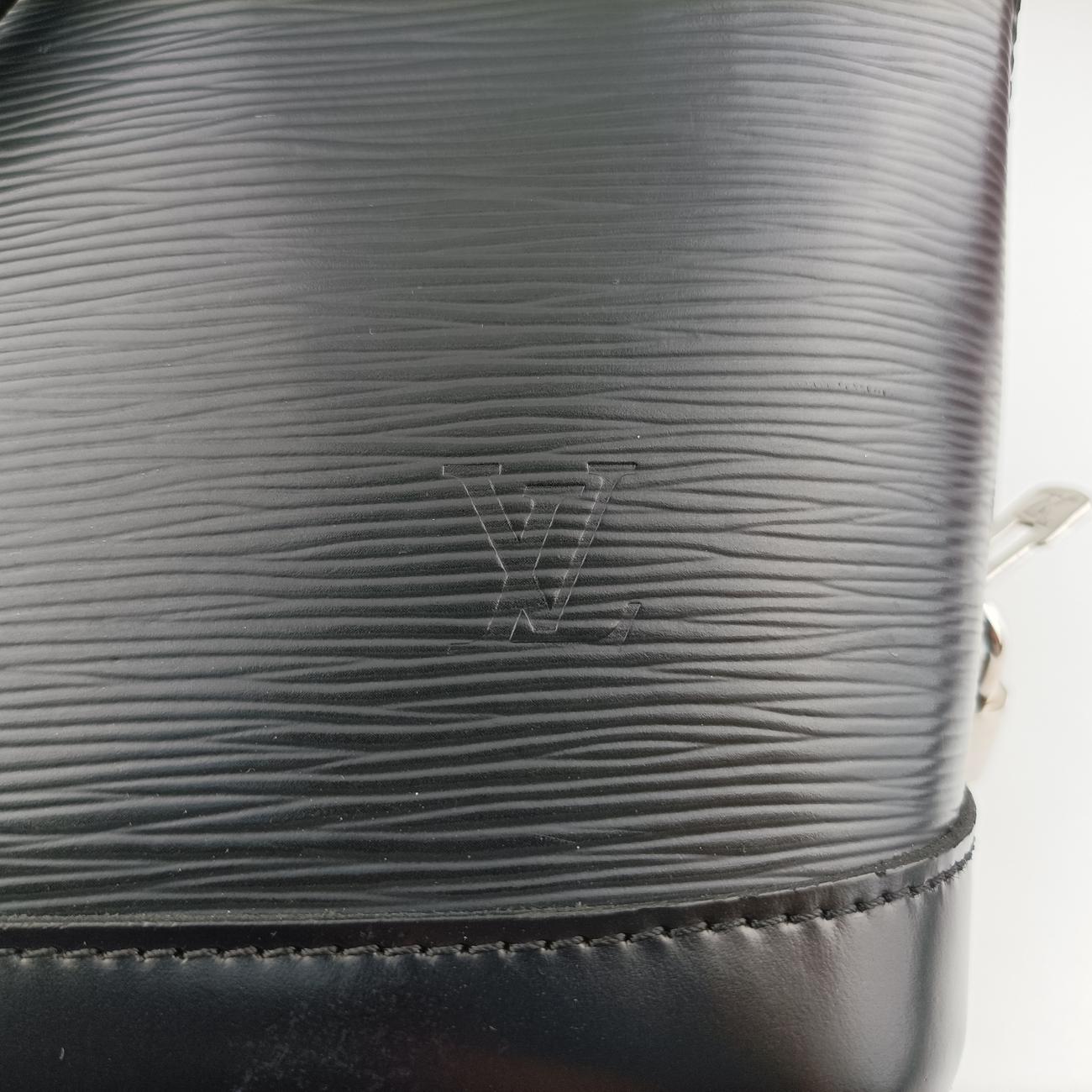 Vintage Louis Vuitton ALMA PM Noir epi M52142 handbag | stylenewstar