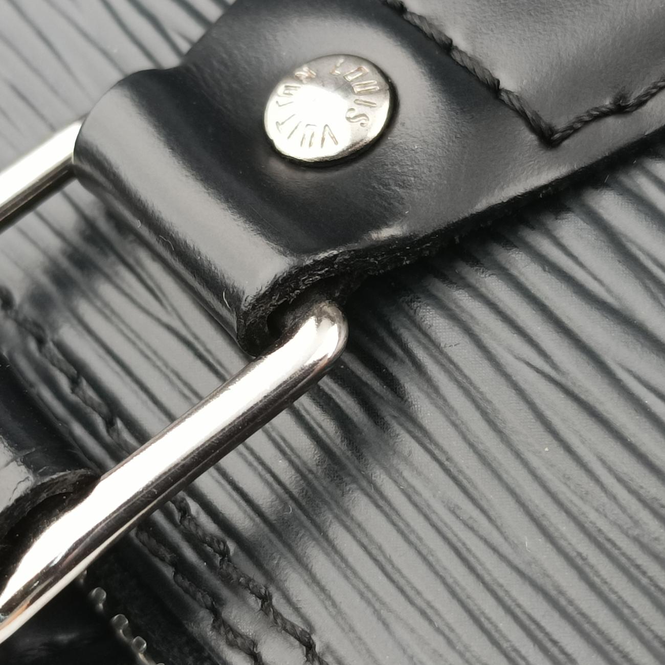 Vintage Louis Vuitton ALMA PM Noir epi M52142 handbag | stylenewstar