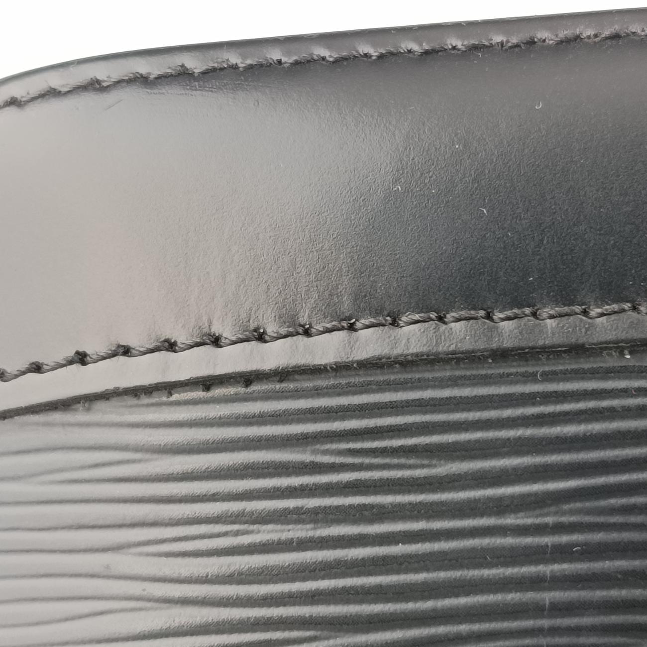 Vintage Louis Vuitton ALMA PM Noir epi M52142 handbag | stylenewstar