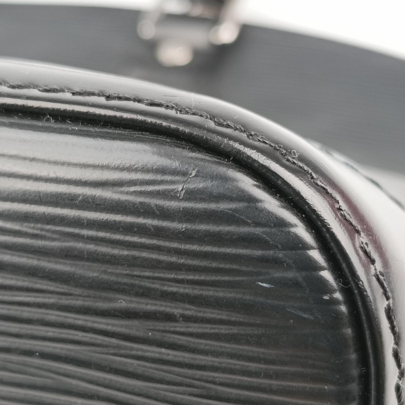 Vintage Louis Vuitton ALMA PM Noir epi M52142 handbag | stylenewstar