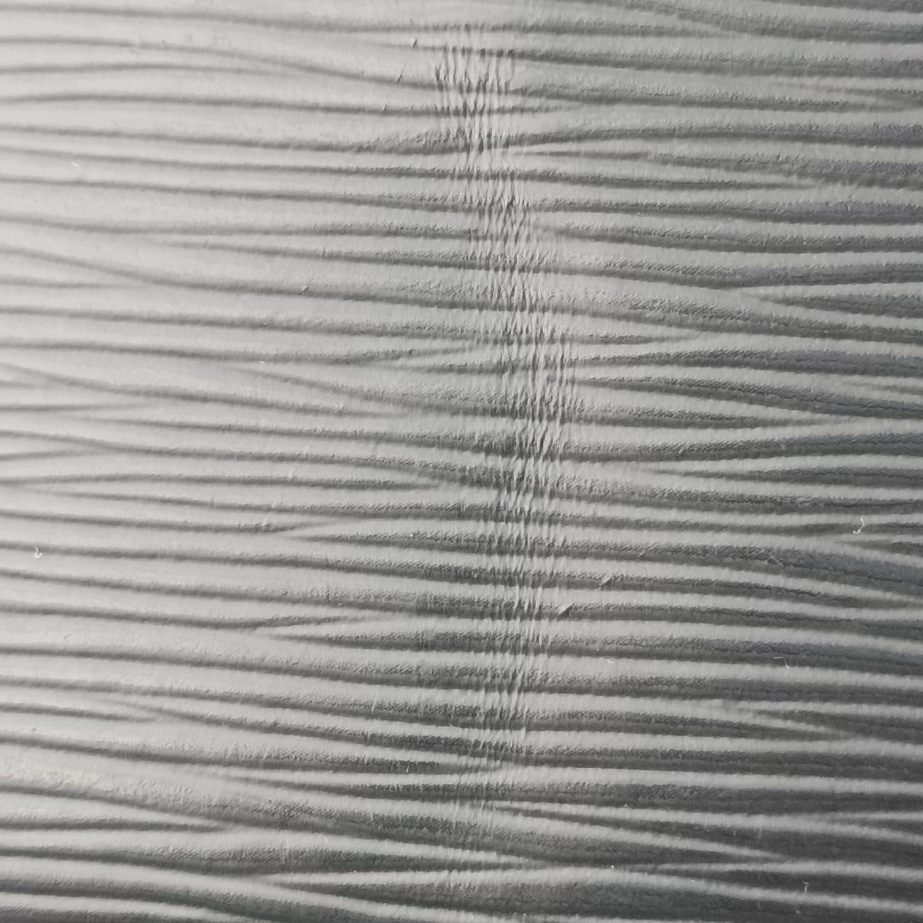 Vintage Louis Vuitton ALMA PM Noir epi M52142 handbag | stylenewstar