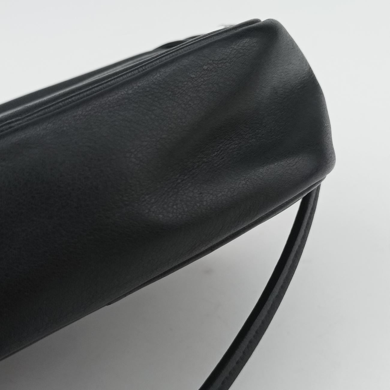 Pre-owned Yves Saint Laurent Monogram Blogger Black Leather 425317 shoulderbag | stylenewstar