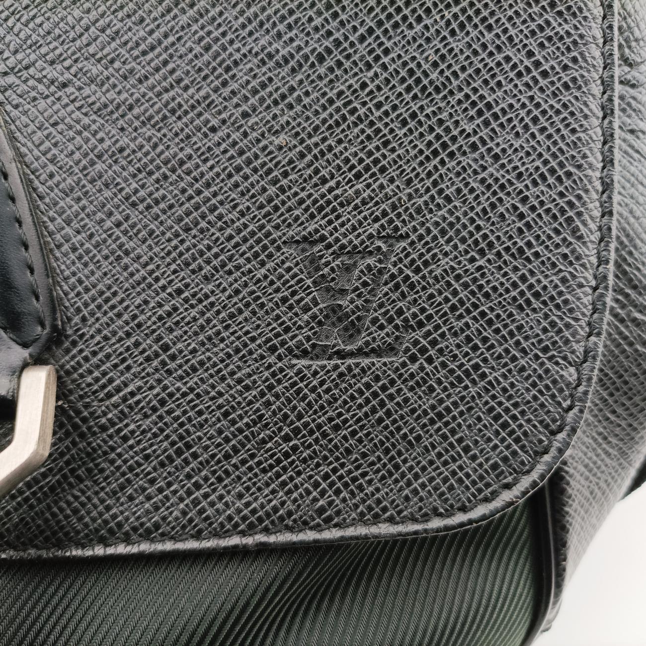 Pre-owned Louis Vuitton Messenger Ardoise Black Taiga M30162 shoulderbag | stylenewstar