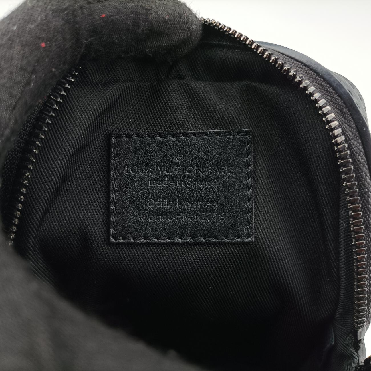 Vintage Louis Vuitton Danube Messenger black×multicolor Taiga M30332 shoulderbag | stylenewstar