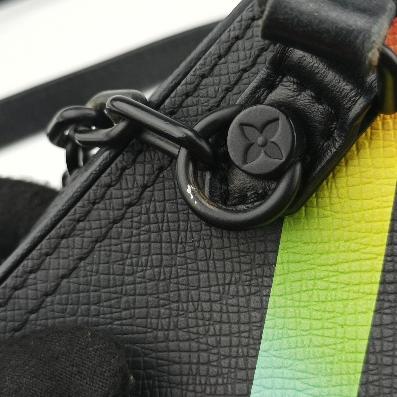 Vintage Louis Vuitton Danube Messenger black×multicolor Taiga M30332 shoulderbag | stylenewstar